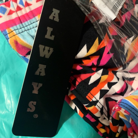 Buttery-soft Aztec print leggings! 😍🥰 - Picture 4 of 4